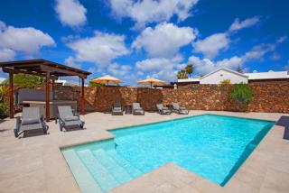 Villa Montana by Lanzarote Leisure Villas - Puerto del Carmen - 3