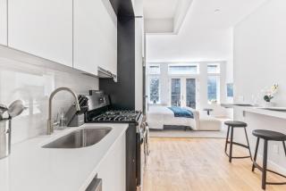 Studio w Charming Juliet Balcony in Upper East - New York - 5