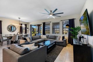 Luxury Lakeview Retreat in Solterra with Private Pool & Spa - 8