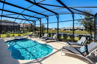 Solterra Lake Vacation Home - Free Resort Amenities - Lake View - Private Pool & Spa - Davenport - 4