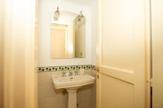 Beyond the Tiber Trastevere Apartment - Rome - 2