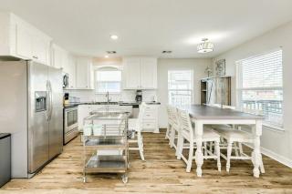Adorable Beach A-Frame 2 Decks & Water Views - Surfside Beach - 5