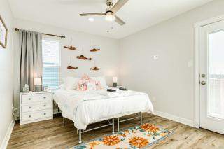 Adorable Beach A-Frame 2 Decks & Water Views - 1