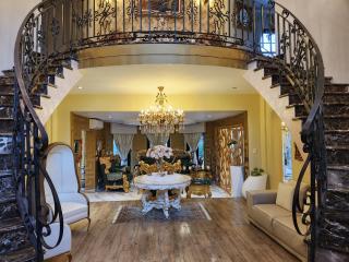 Mount Grand Boutique - 110 Mount Street - Johannesburg - 9