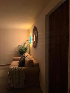 Appartement RDC en Bas de Villa avec Chambre - Le Val - 4