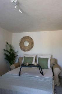 Appartement RDC en Bas de Villa avec Chambre - Le Val - 5