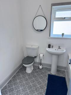 Modern Retreat Your Birkenhead Heaven, A Peaceful Getaway - 5