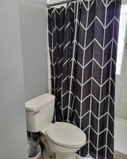 Guest room with two double beds in Columbus Oh, Airport location - Seagrave - 4