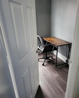 Guest room with two double beds in Columbus Oh, Airport location - Seagrave - 6