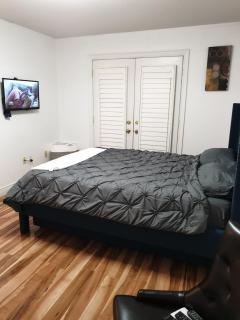 Master Bedroom - Woodbridge - 4