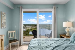 Family and Friends Beach Resort Condo for 8! Steps from the Beach! By Dolce Vita Getaways! - Panama City Beach - 4