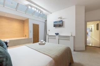 Heavenly Stays, Kensington, Luxurious 3-BD Oasis - London - 7