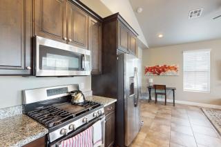 Red Cliffs Retreat - Washington - 2
