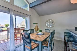 Walk to Gulf Cozy Beach House in Galveston! - Galveston - 3