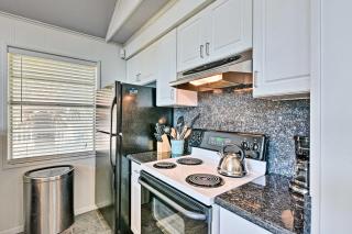 Stroll to Galveston Beach Home with Outdoor Oasis - 1