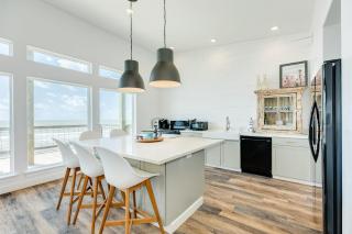 Front Row Water Views Galore & Chic Coastal Decor - 6
