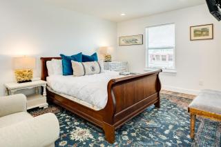 Front Row Water Views Galore & Chic Coastal Decor - Surfside Beach - 1