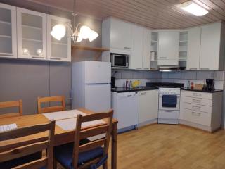 SAGA Modern Apartment with 24-7 Check-in - 1