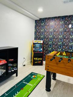 5BD - Game Room - Backyard & BBQ - 20 Mins to DEN - 9