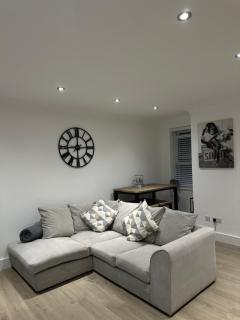 The Snug - Town Centre Apartment - 3
