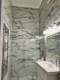 Premium Luxury Suite Near Basilica - Budapest - 6