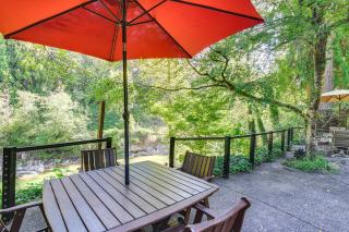 Riverfront Sandy Retreat, Fish and Kayak On-Site - Sandy - 0