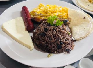 Chateau Arenal Hotel & Restaurante - 8