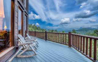 Sky High Lodge by BK Stays. Large Cabin. Amazing Views. Game Room. Jacuzzi. Six Bedrooms. Sleeps 12 - Blue Ridge - 9