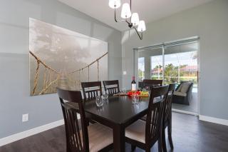 Charming Waterfront Vacation Rental with Fabulous Views and Easy Access to the Caloosahatchee River - Cape Coral - 2