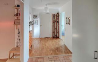 2 Bedroom Nice Apartment In Johanneshov - Stockholm - 2
