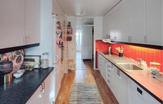 2 Bedroom Nice Apartment In Johanneshov - Stockholm - 6