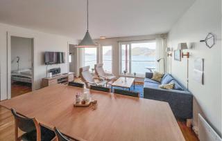 3 Bedroom Amazing Apartment In Korshamn - Korshamn - 8