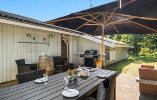Beautiful Home In Hadsund With Wifi - 9
