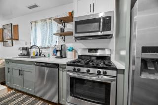 Feathered Nest - Beautifully Remodeled Cozy Cabin with Hot Tub! - 6