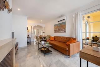 Recently Refurbished 2BR Flat Pool in Puerto Banús - Marbella - 6