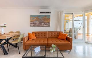 Recently Refurbished 2BR Flat Pool in Puerto Banús - Marbella - 5