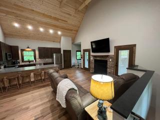 Beary Playful a highend luxury cabin nestled in the heart of downtown Gatlinburg - Gatlinburg - 4