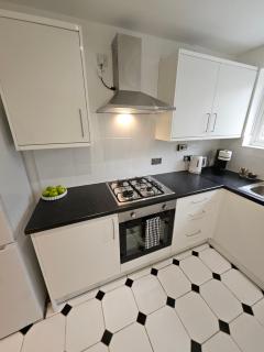 Wembley, Cosy 2 Bed Apa, Next to the park - Harrow on the Hill - 3