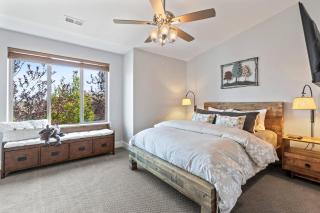 Bear Hollow Village 5667 - 8
