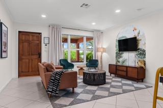 Havana Haven by BK Stays - Family Friendly - Close To Beach - Large Heated Pool - 4 Beds - Sleeps 8 - Fort Lauderdale - 1