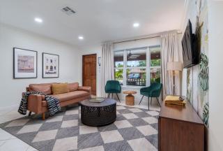 Havana Haven by BK Stays - Family Friendly - Close To Beach - Large Heated Pool - 4 Beds - Sleeps 8 - Fort Lauderdale - 2