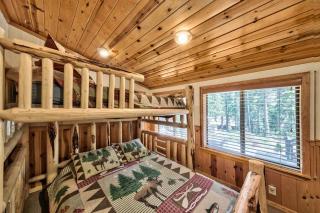 Cozy and central Tahoe cabin with private hot-tub outdoor fireplaces close to slopes - 4
