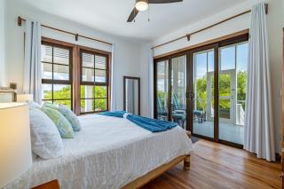 La Dolce Vida and Mistico Beach Club plus Boat Shuttle - 1