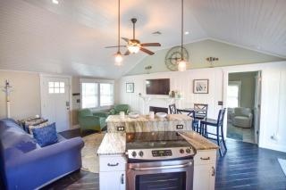 Beautiful Home Walk to Water Dog Welcome - Yarmouth - 2