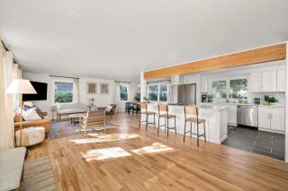 Beautiful 3 story villa with room for 17 people - outdoor POOL and indoor SAUNA - Spokane - 7