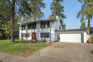 Beautiful 3 story villa with room for 17 people - outdoor POOL and indoor SAUNA - Spokane - 5