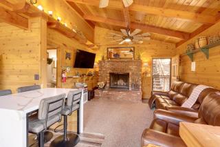1 Mi to Skiing Mtn-View Cabin in Big Bear Lake - 4