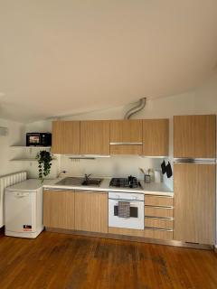 Attico con Balcone in Centro a Milano Isola - Milão - 8