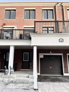 Luxury 3BR home with free parking, full kitchen in Stouffville Markham - Stouffville - 7