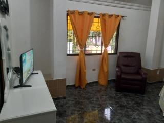 E & L Homestay - - 3